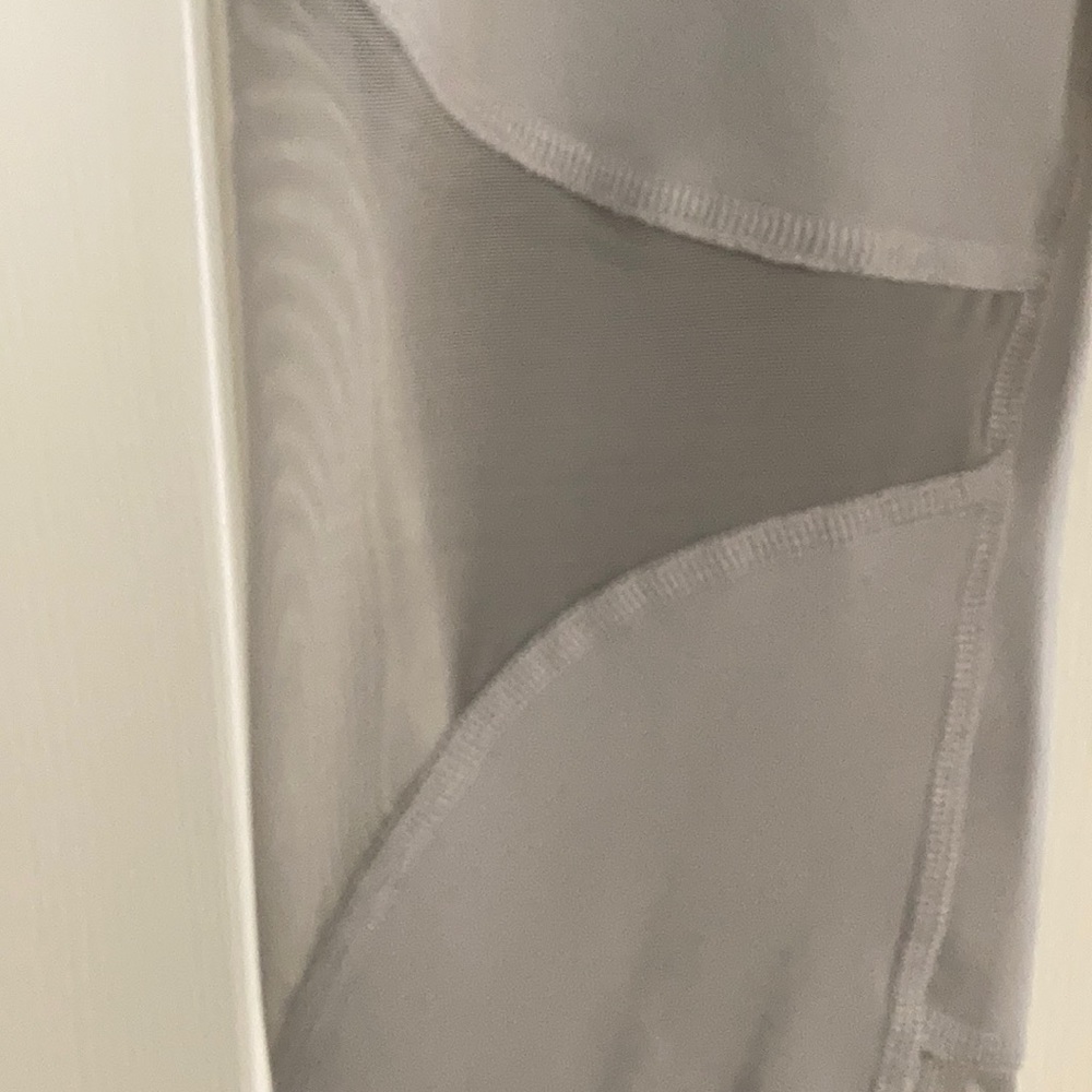 ALO YOGA MESH PANTS SIZE S - Picture 2 of 7